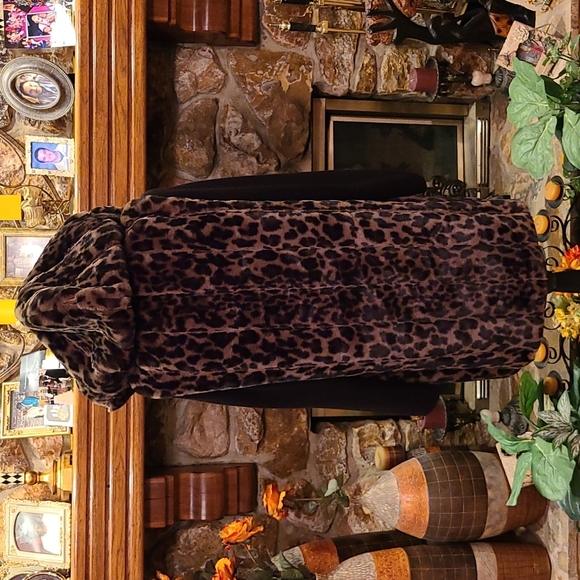 Via Spiga Faux Fur Hooded Leopard Long Vest Size 12-14 - Picture 4 of 16